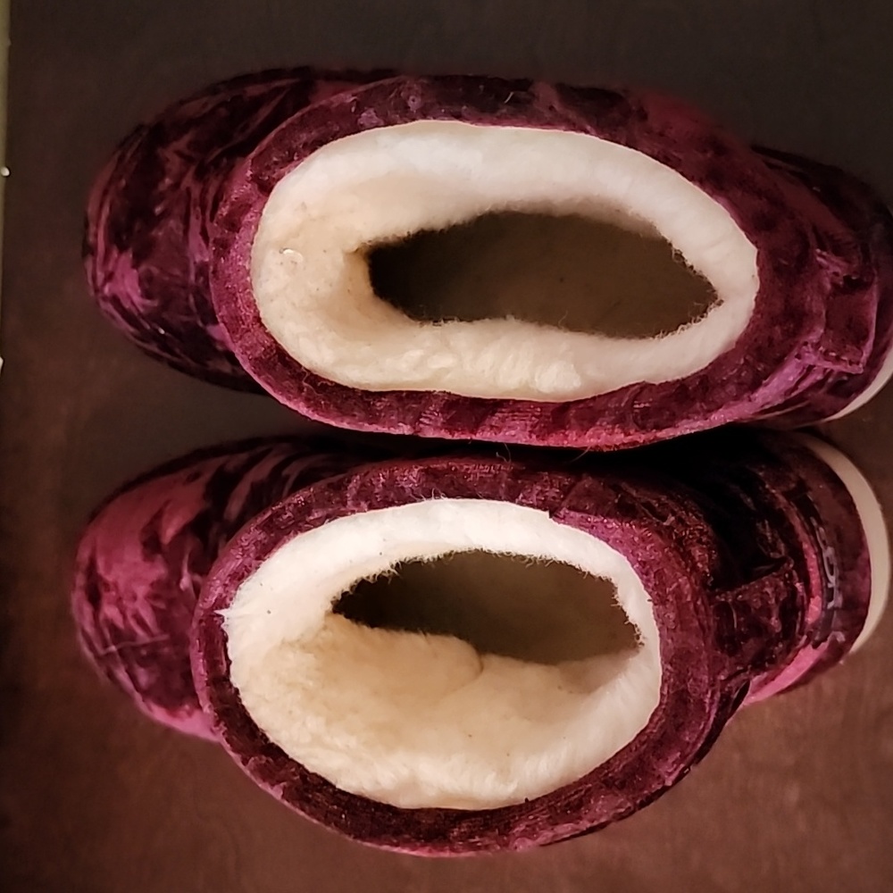 Ugg Australia Classic Mini Crushed Velvet Fig Boots Size 7.5 - Picture 5 of 5